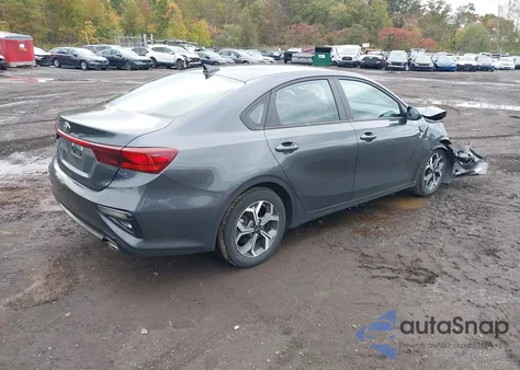 2021 Kia Forte Lxs z USA, uszkodzony, nr VIN 3KPF24AD0ME409156
